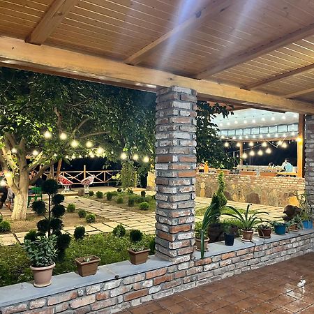 Berkri Gastro Yard & Guest House Yenokavan Dış mekan fotoğraf