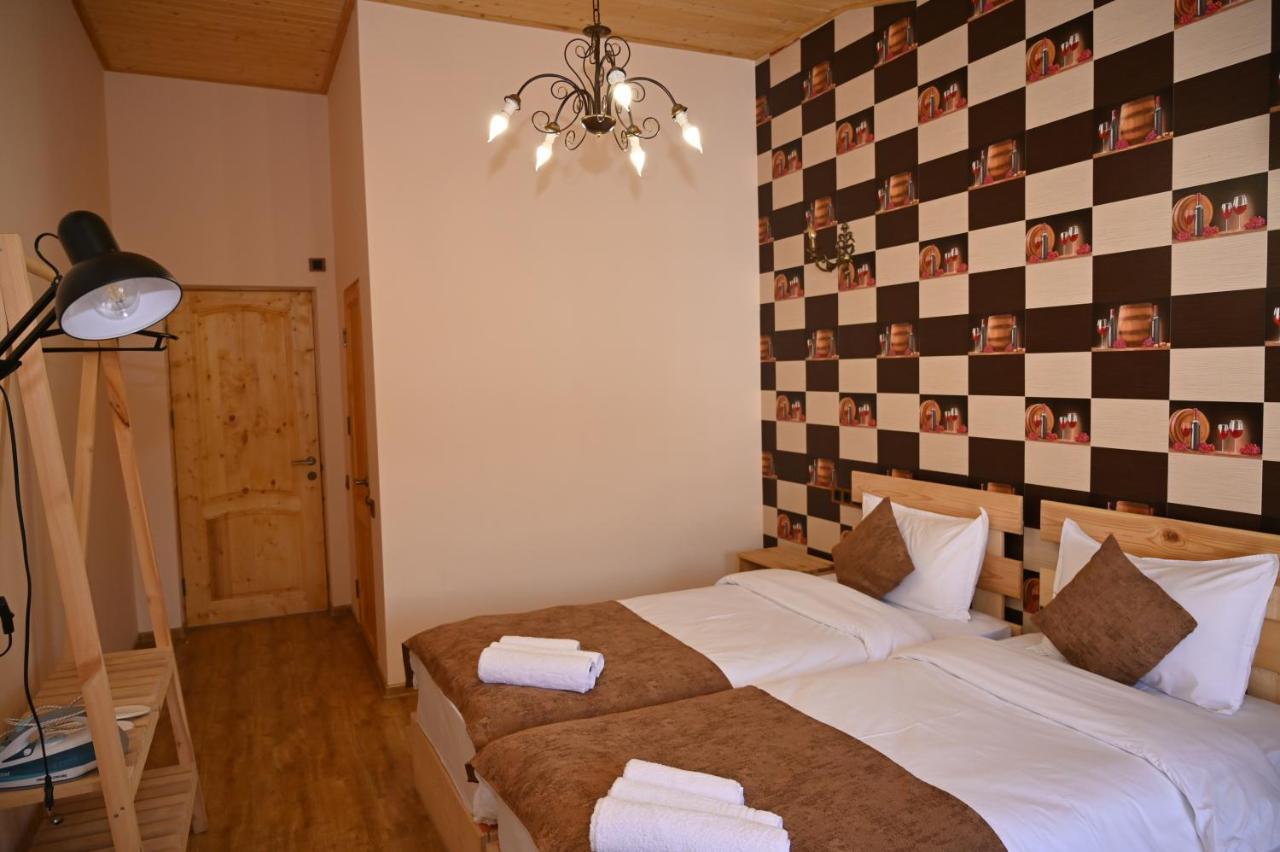 Berkri Gastro Yard & Guest House Yenokavan Dış mekan fotoğraf