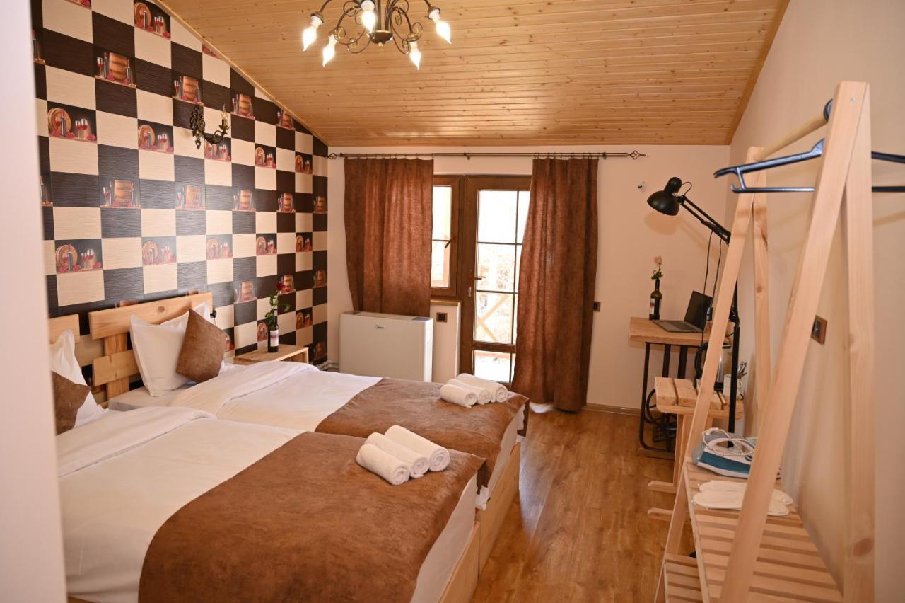 Berkri Gastro Yard & Guest House Yenokavan Dış mekan fotoğraf