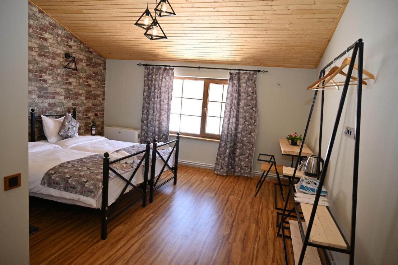 Berkri Gastro Yard & Guest House Yenokavan Dış mekan fotoğraf
