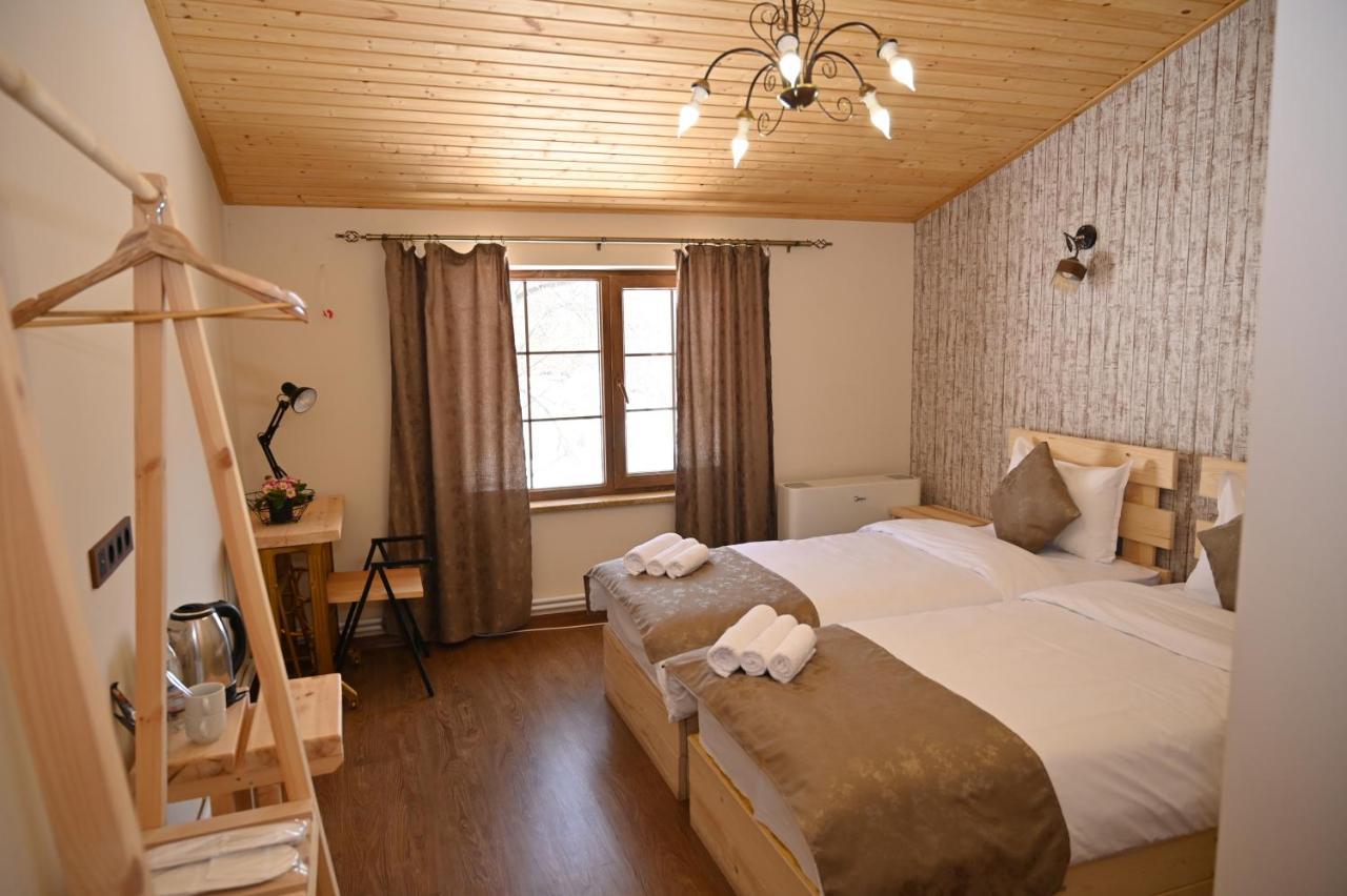 Berkri Gastro Yard & Guest House Yenokavan Dış mekan fotoğraf