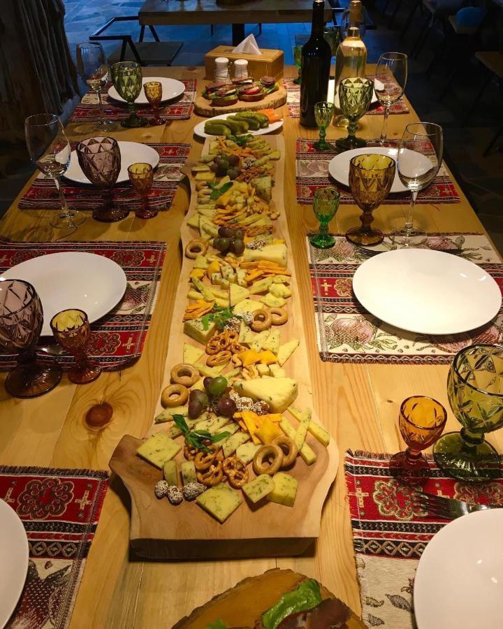 Berkri Gastro Yard & Guest House Yenokavan Dış mekan fotoğraf