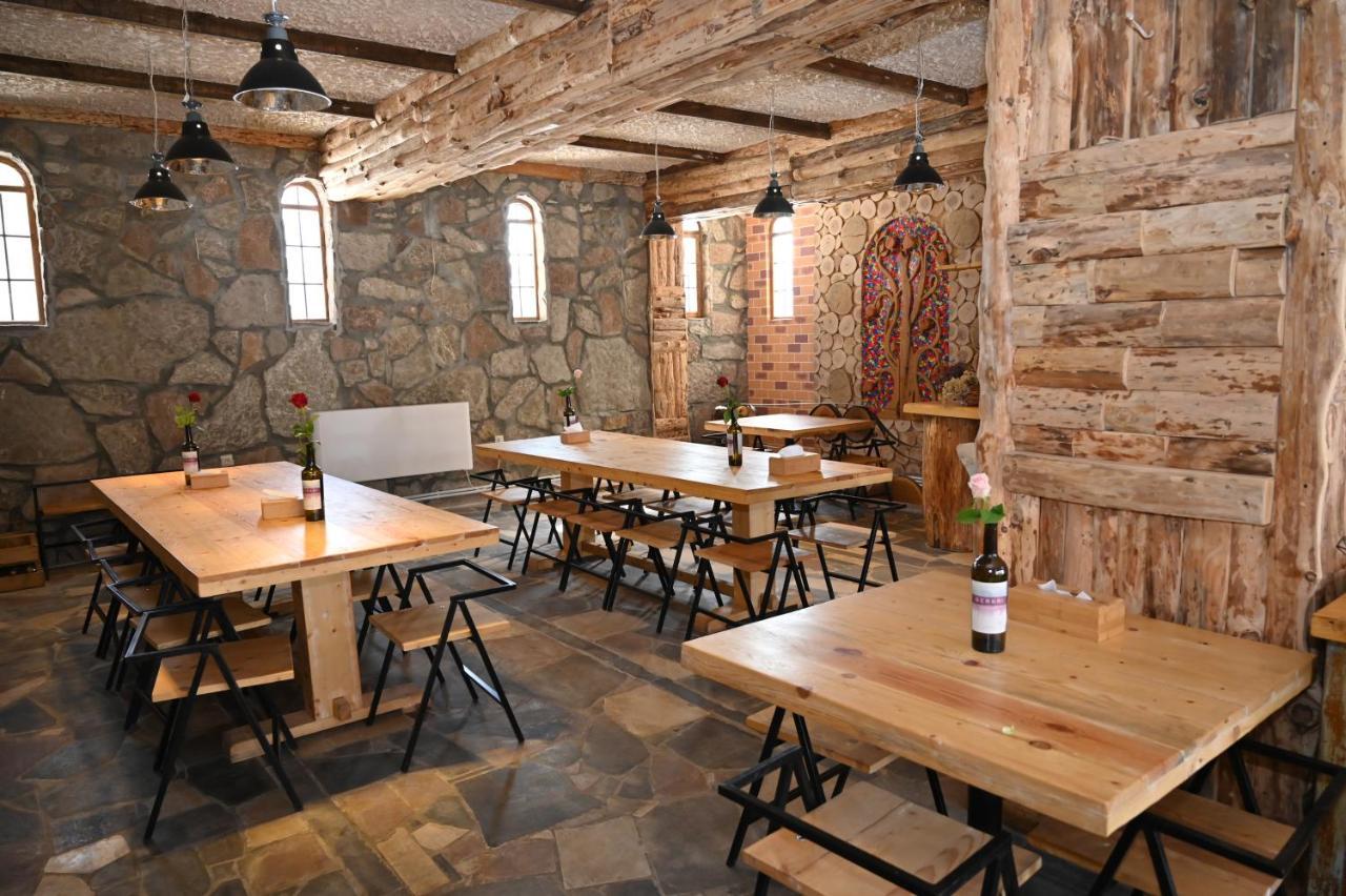 Berkri Gastro Yard & Guest House Yenokavan Dış mekan fotoğraf