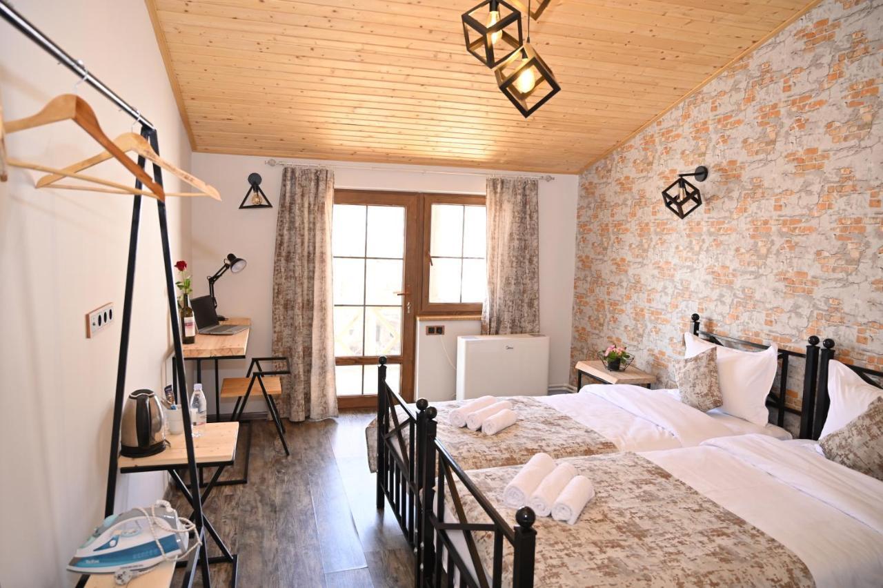 Berkri Gastro Yard & Guest House Yenokavan Dış mekan fotoğraf