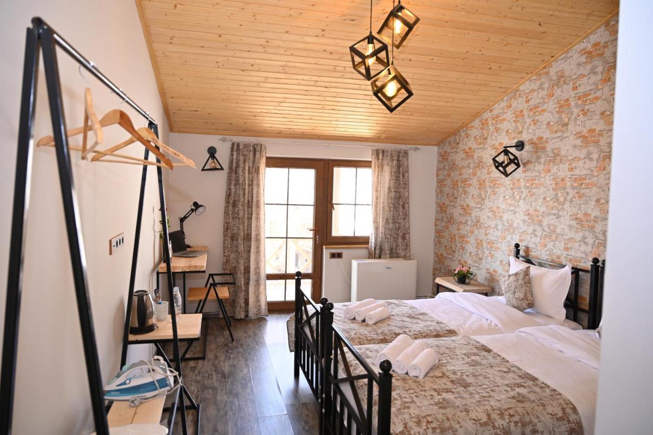 Berkri Gastro Yard & Guest House Yenokavan Dış mekan fotoğraf