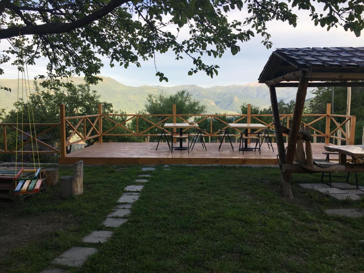 Berkri Gastro Yard & Guest House Yenokavan Dış mekan fotoğraf