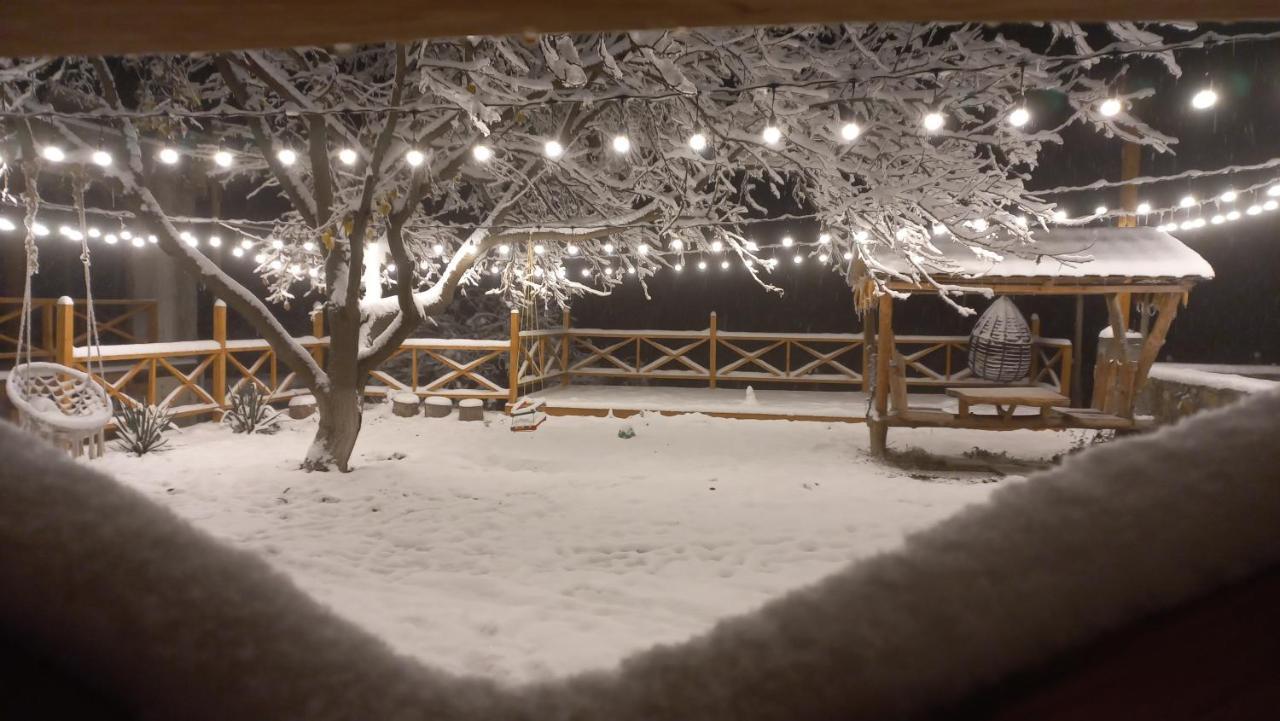 Berkri Gastro Yard & Guest House Yenokavan Dış mekan fotoğraf