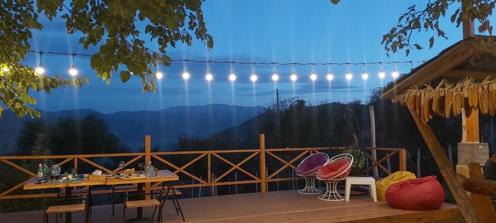 Berkri Gastro Yard & Guest House Yenokavan Dış mekan fotoğraf
