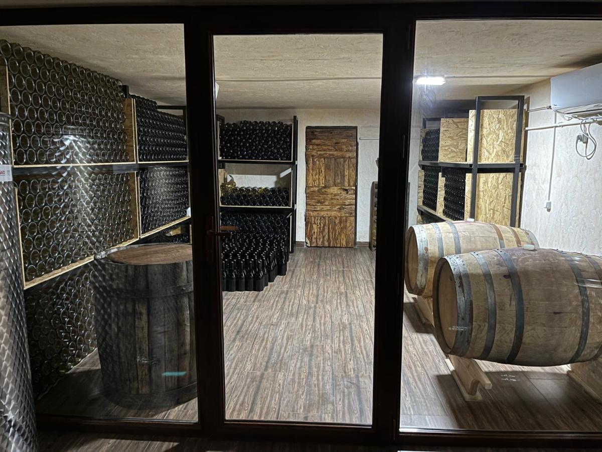 Berkri Gastro Yard & Guest House Yenokavan Dış mekan fotoğraf