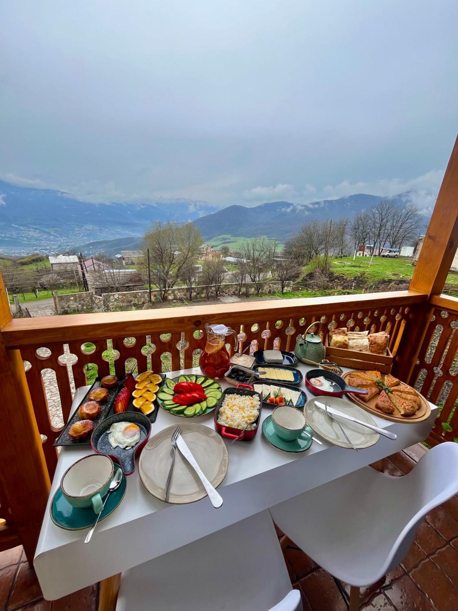 Berkri Gastro Yard & Guest House Yenokavan Dış mekan fotoğraf