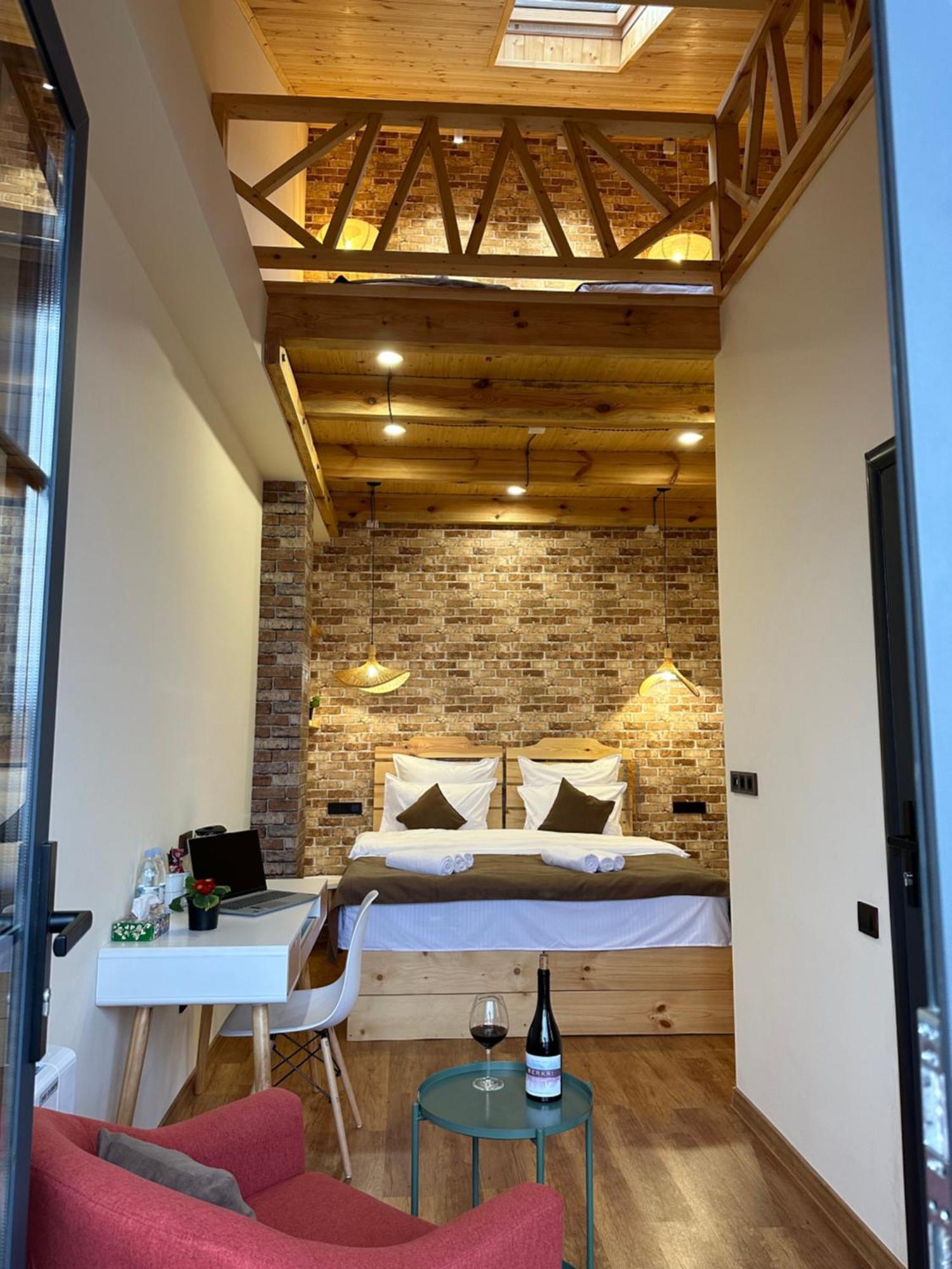 Berkri Gastro Yard & Guest House Yenokavan Dış mekan fotoğraf