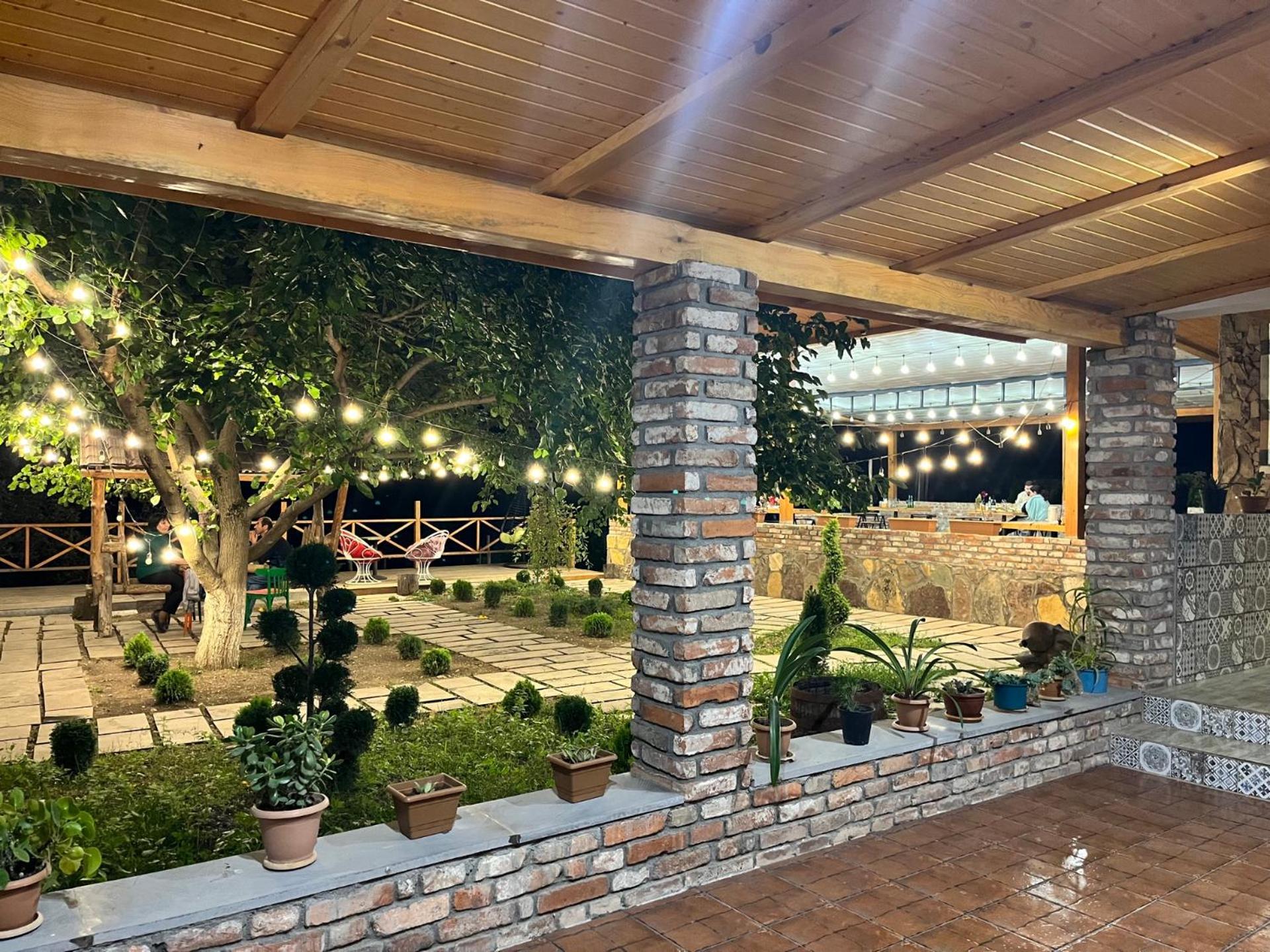 Berkri Gastro Yard & Guest House Yenokavan Dış mekan fotoğraf